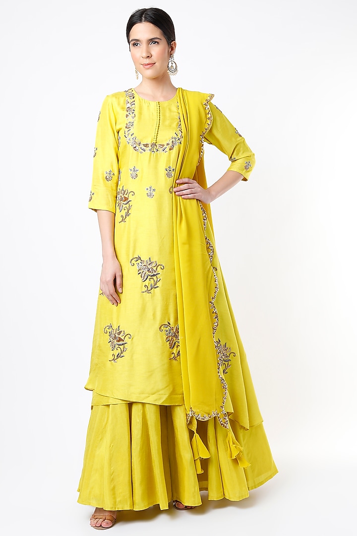 Yellow Embroidered Asymmetrical Tunic Set Design by Shilpa Poddar at ...