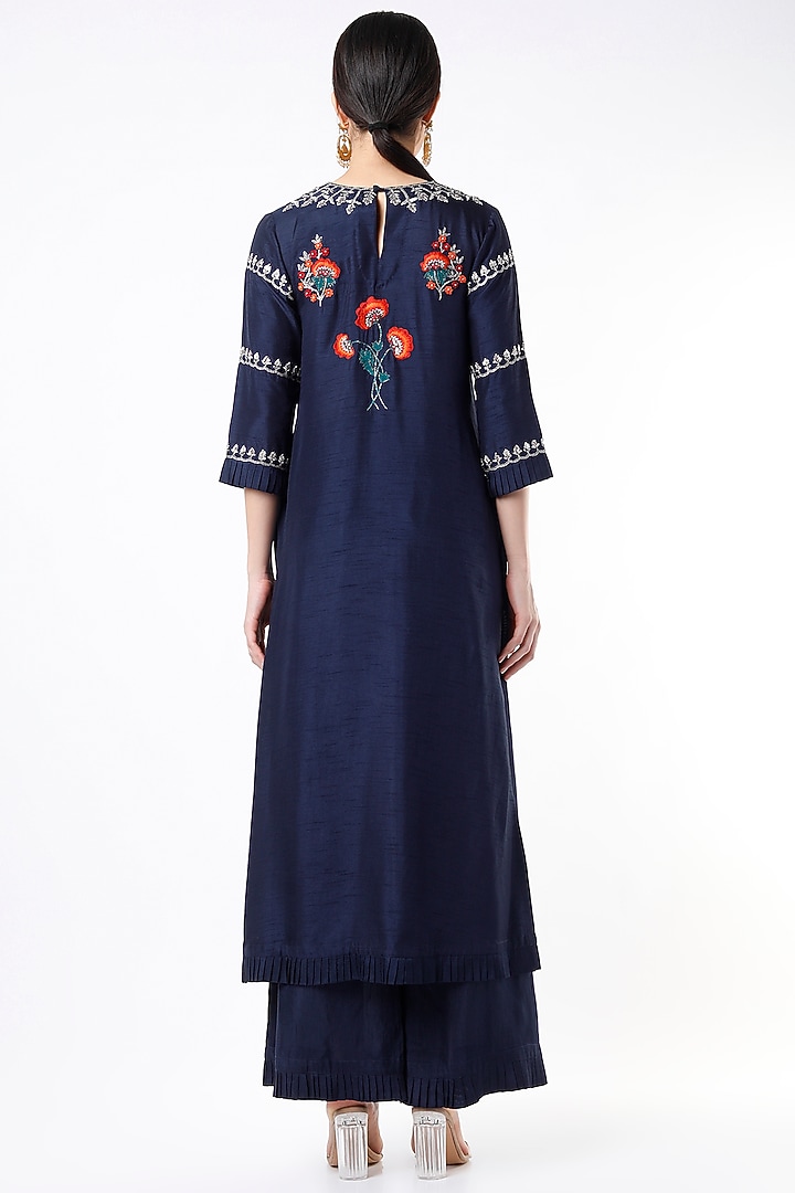 Dark Blue Embroidered Kurta Set by Shilpa Poddar at Pernia's Pop Up Shop