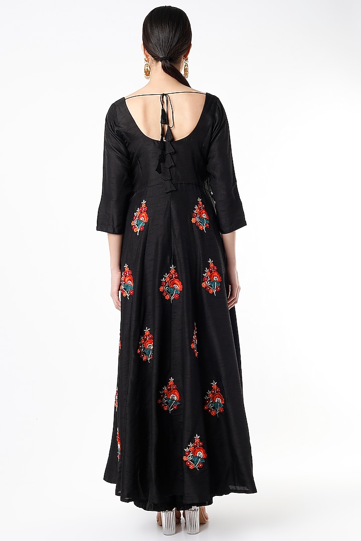 Black Embroidered Wedding Anarkali Set by Shilpa Poddar at Pernia's Pop Up Shop