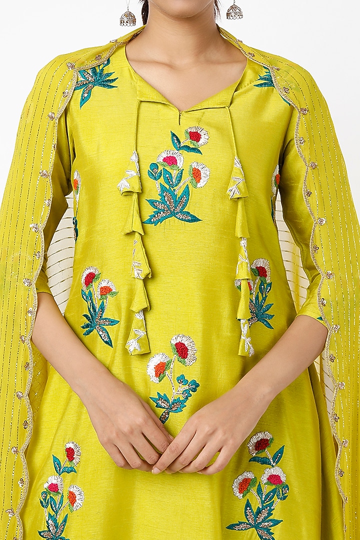 Lime Silk Embroidered Tunic Set by Shilpa Poddar at Pernia's Pop Up Shop