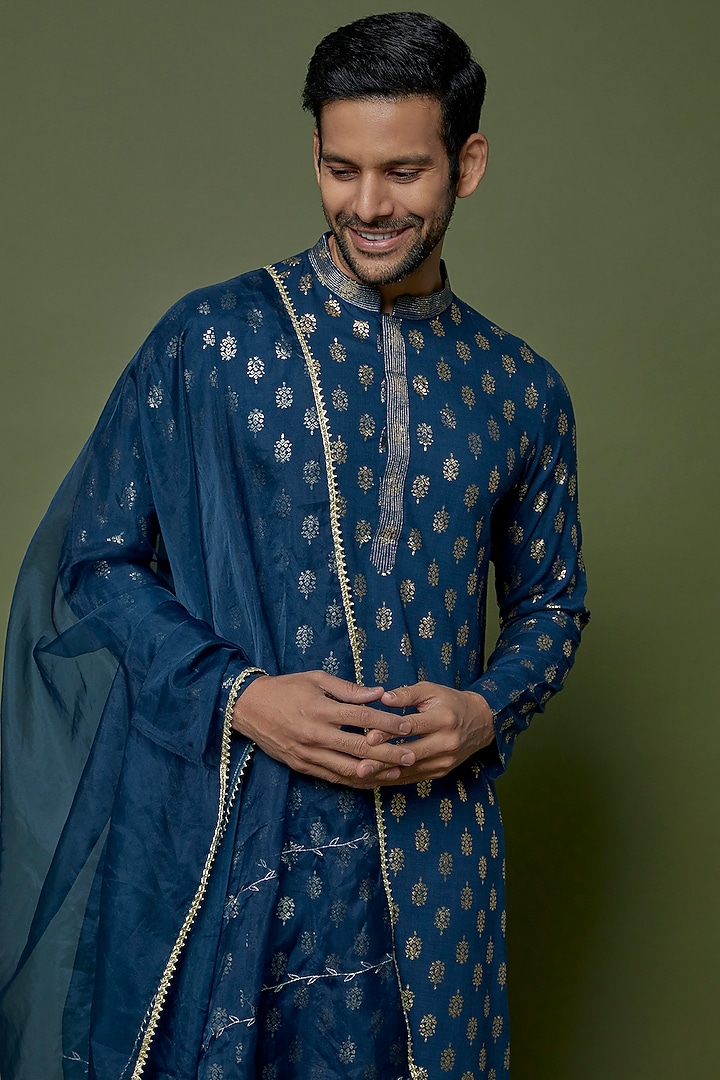 Teal Blue Slub Cotton Silk Printed Kurta Set by sharad raghav men at Pernia's Pop Up Shop