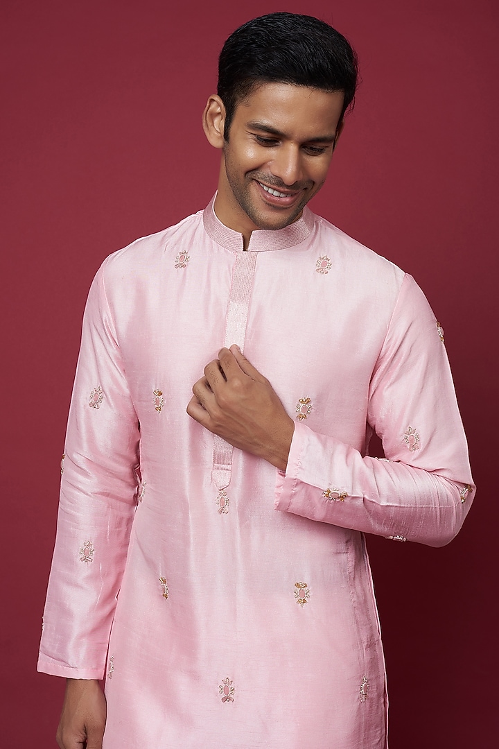 Pink Dola Silk Hand Embroidered Kurta Set by sharad raghav men at Pernia's Pop Up Shop