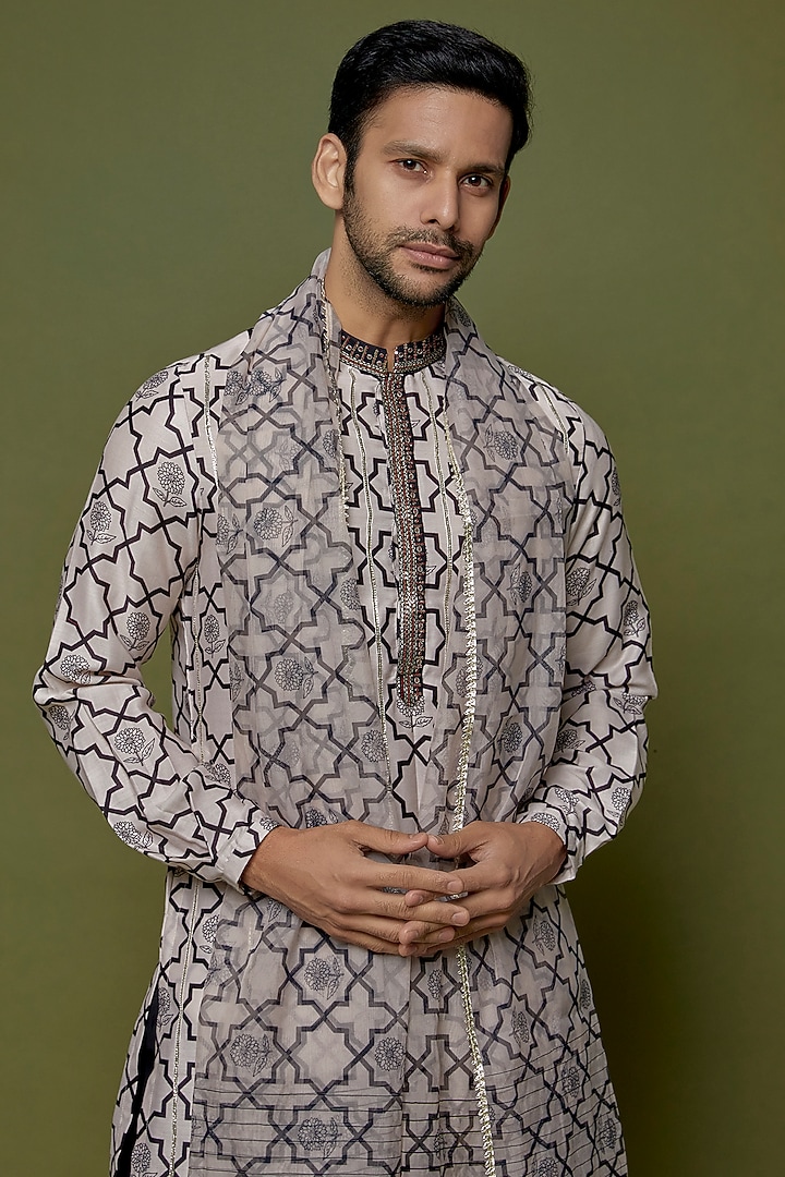 White Glaze Cotton Silk Floral Digital Printed Kurta Set by sharad raghav men at Pernia's Pop Up Shop