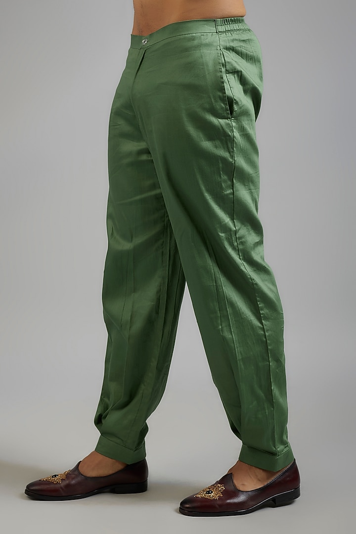 Pastel Green Shimmer Georgette Digital Printed Kurta Set by sharad raghav men at Pernia's Pop Up Shop