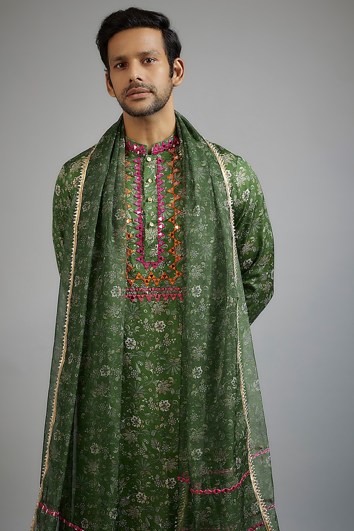 Green Modal Silk Floral Printed Kurta Set by sharad raghav men at Pernia's Pop Up Shop