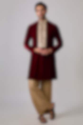 Maroon Velvet Gota Patti Embroidered Kurta Set by Sharad raghav men at Pernia's Pop Up Shop