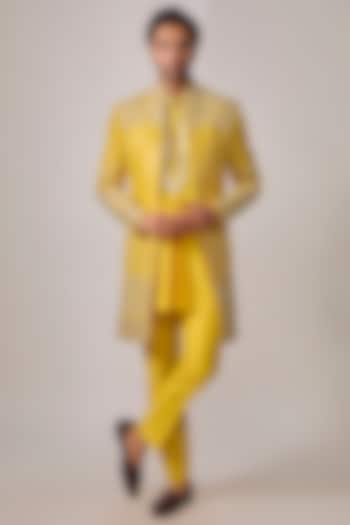 Yellow Zari Silk Mirror Work Wedding Indowestern Set by Sharad raghav men at Pernia's Pop Up Shop