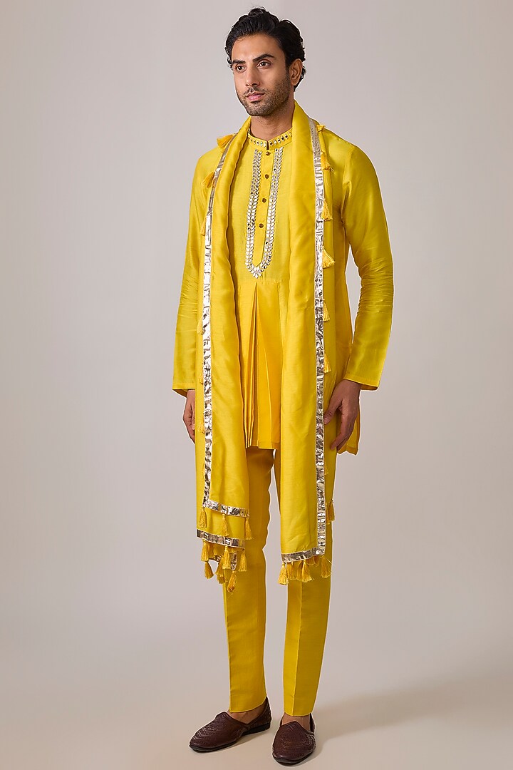 Yellow Silk Gota Embroidered Kurta Set by sharad raghav men at Pernia's Pop Up Shop