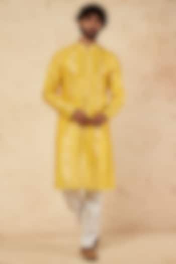 Lemon Yellow Silk Mirror Work Kurta Set by sharad raghav men at Pernia's Pop Up Shop