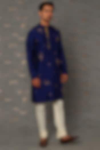 Royal Blue Hand Embroidered Kurta Set by sharad raghav men at Pernia's Pop Up Shop