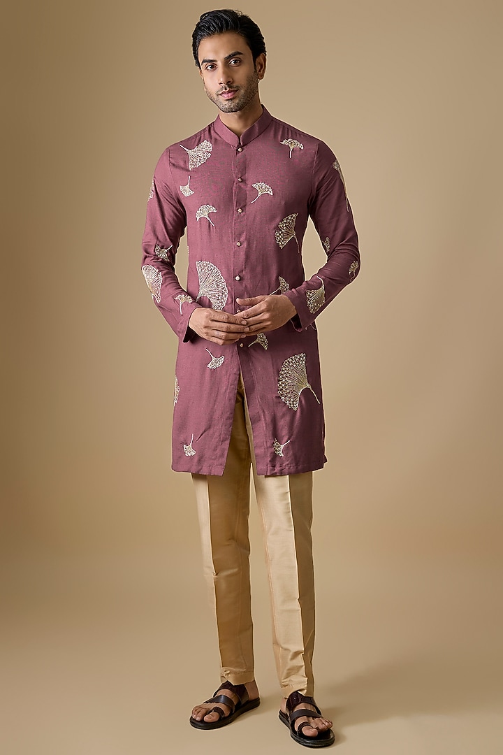 Salmon Pink Linen Silk Zari Embroidered Kurta Set by Sharad Raghav men at Pernia's Pop Up Shop