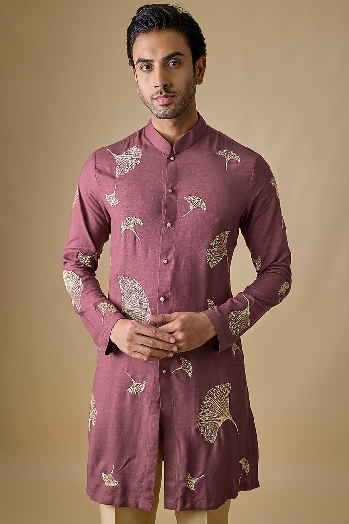 Salmon Pink Linen Silk Zari Embroidered Kurta Set by Sharad Raghav men at Pernia's Pop Up Shop