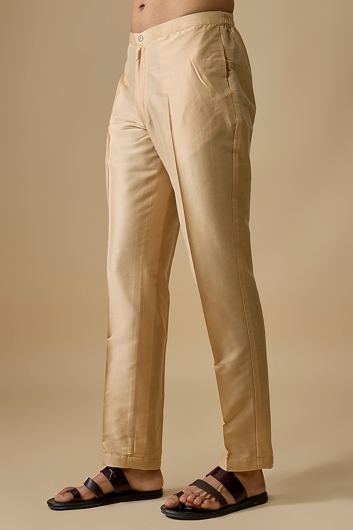 Off-White Linen Silk Kurta Set by Sharad Raghav men at Pernia's Pop Up Shop