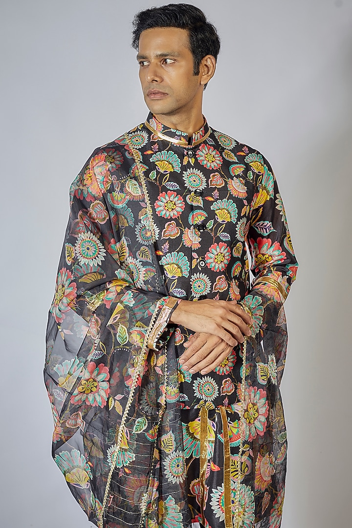 Black Flat Silk Floral Printed Bundi Set by Sharad raghav men at Pernia's Pop Up Shop