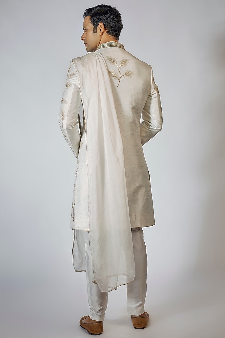 Off-White Raw Silk Zari Embroidered Wedding Indowestern Set by Sharad raghav men at Pernia's Pop Up Shop