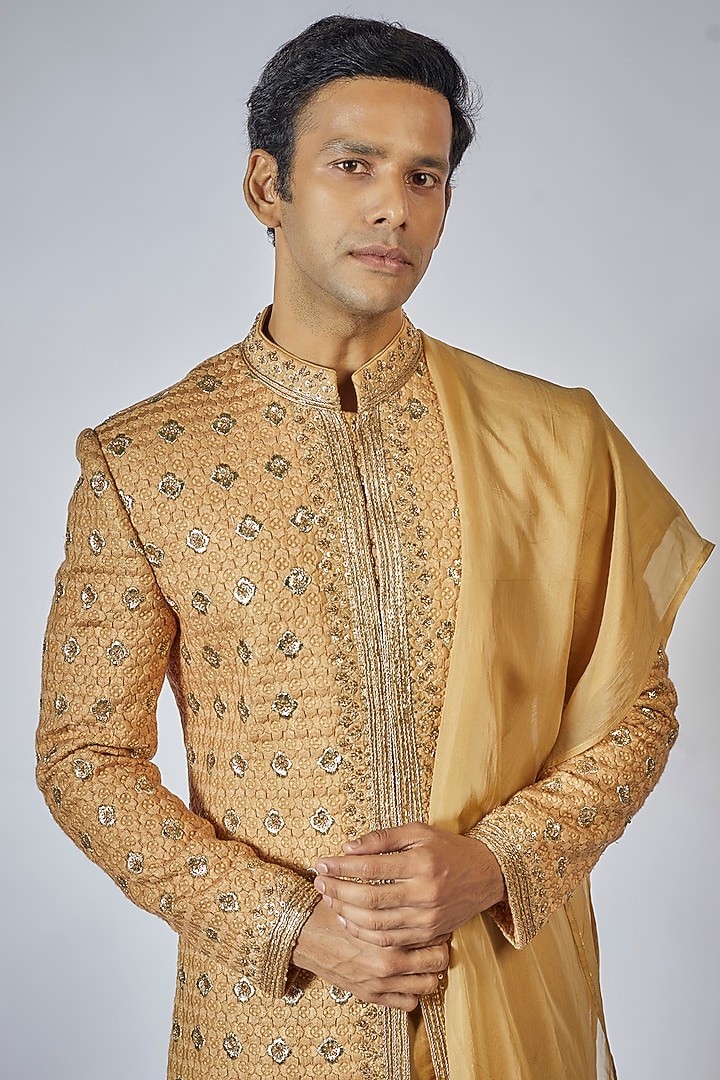 Gold Silk Zari Embroidered Wedding Indowestern Set by Sharad raghav men at Pernia's Pop Up Shop