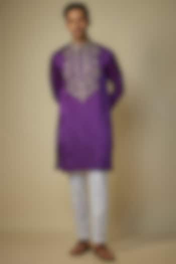 Purple Linen Silk Hand Embroidered Kurta Set by sharad raghav men at Pernia's Pop Up Shop