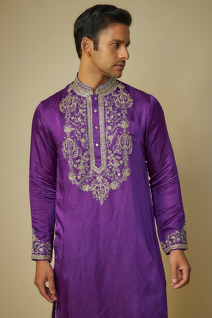 Purple Linen Silk Hand Embroidered Kurta Set by Sharad Raghav men at Pernia's Pop Up Shop