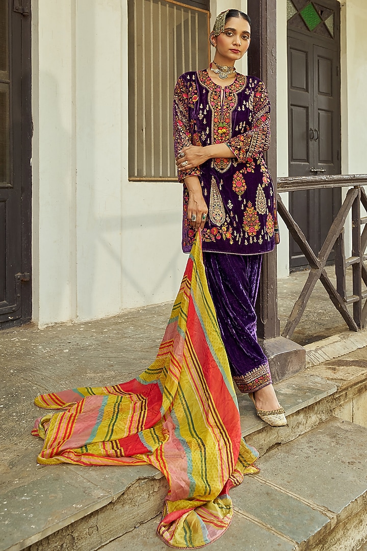 Purple Linen Silk Resham Embroidered Kurta Set by SHRADDHA RAMBHIA at Pernia's Pop Up Shop