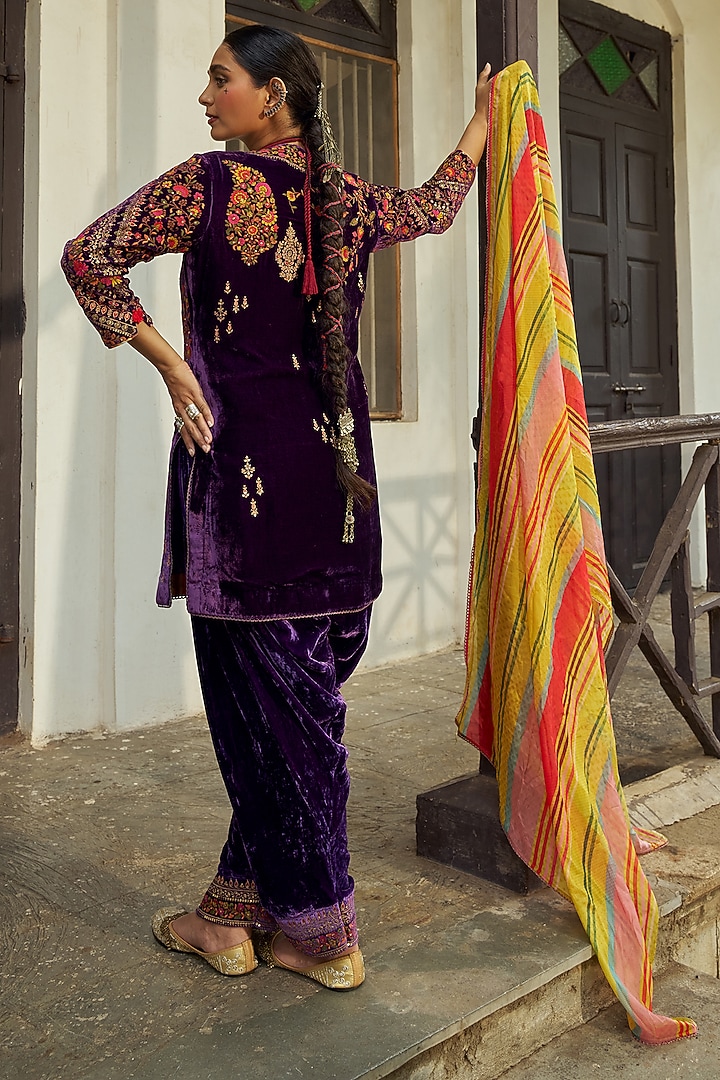 Purple Linen Silk Resham Embroidered Kurta Set by SHRADDHA RAMBHIA at Pernia's Pop Up Shop