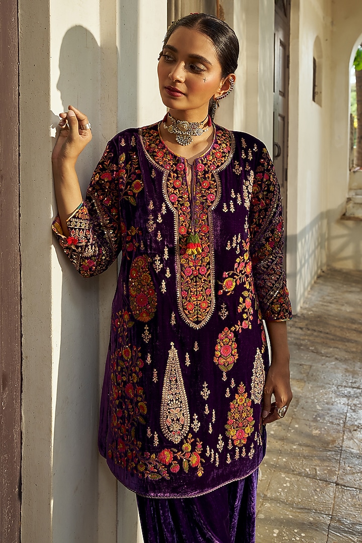 Purple Linen Silk Resham Embroidered Kurta Set by SHRADDHA RAMBHIA at Pernia's Pop Up Shop