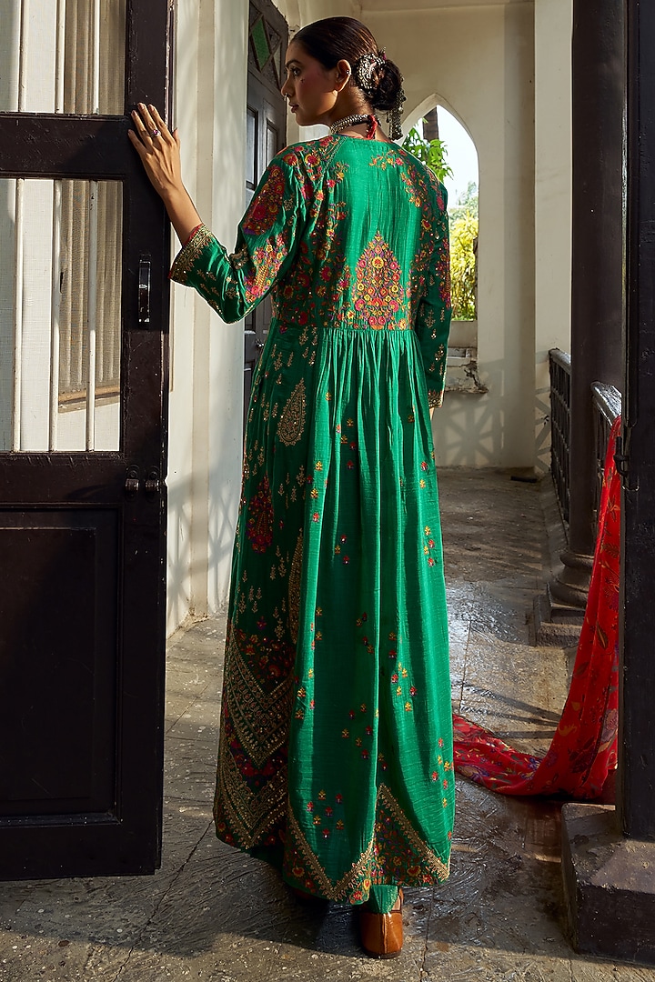 Bottle Green Linen Resham Embroidered Kurta Set by SHRADDHA RAMBHIA at Pernia's Pop Up Shop
