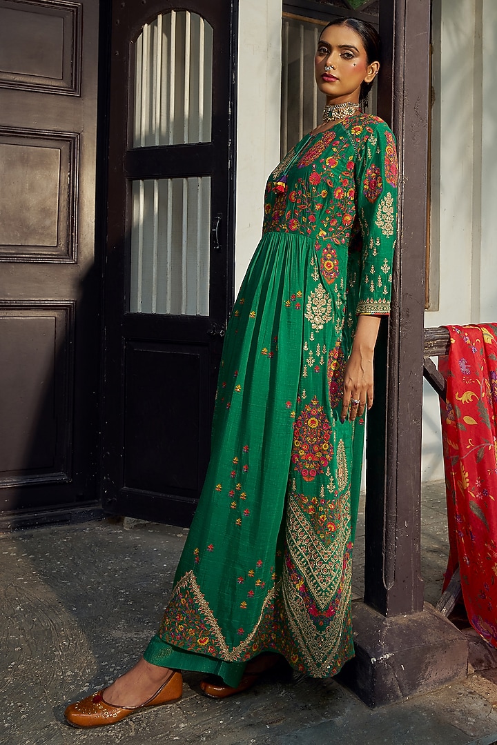 Bottle Green Linen Resham Embroidered Kurta Set by SHRADDHA RAMBHIA at Pernia's Pop Up Shop