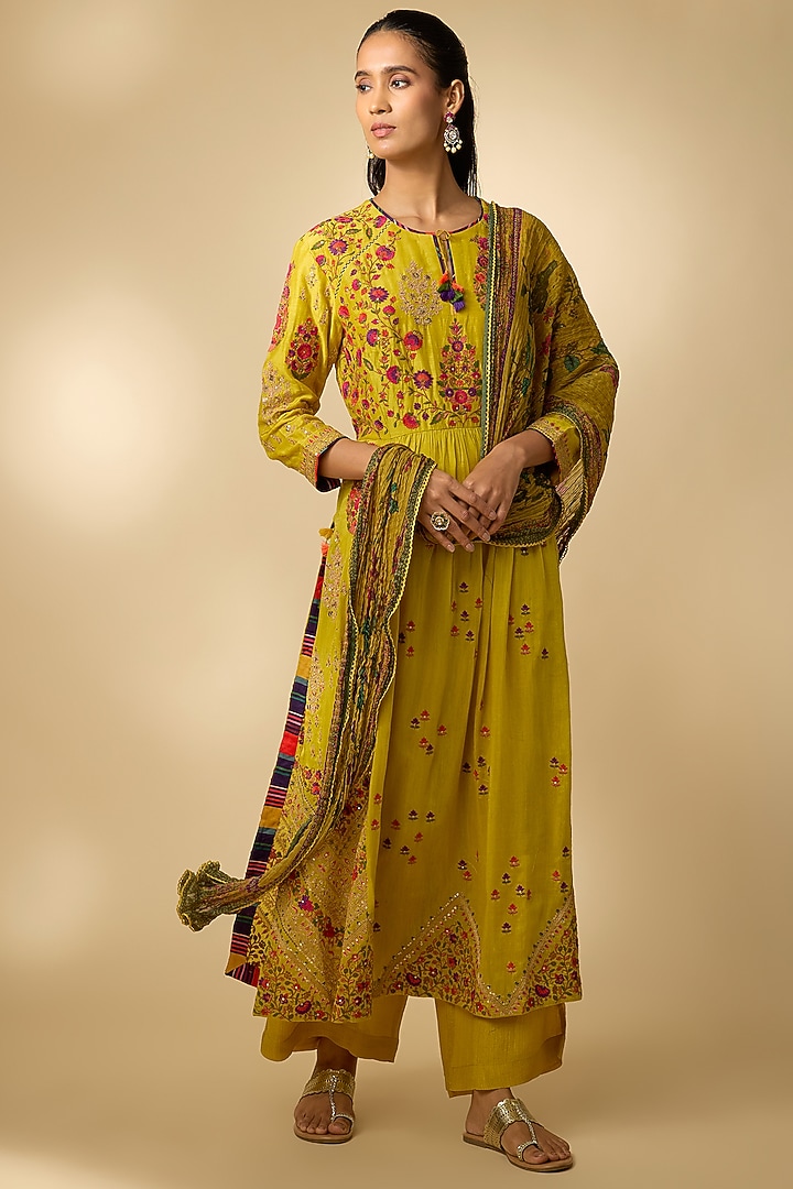 Mustard Linen Silk Resham Embroidered Kurta Set by SHRADDHA RAMBHIA at Pernia's Pop Up Shop