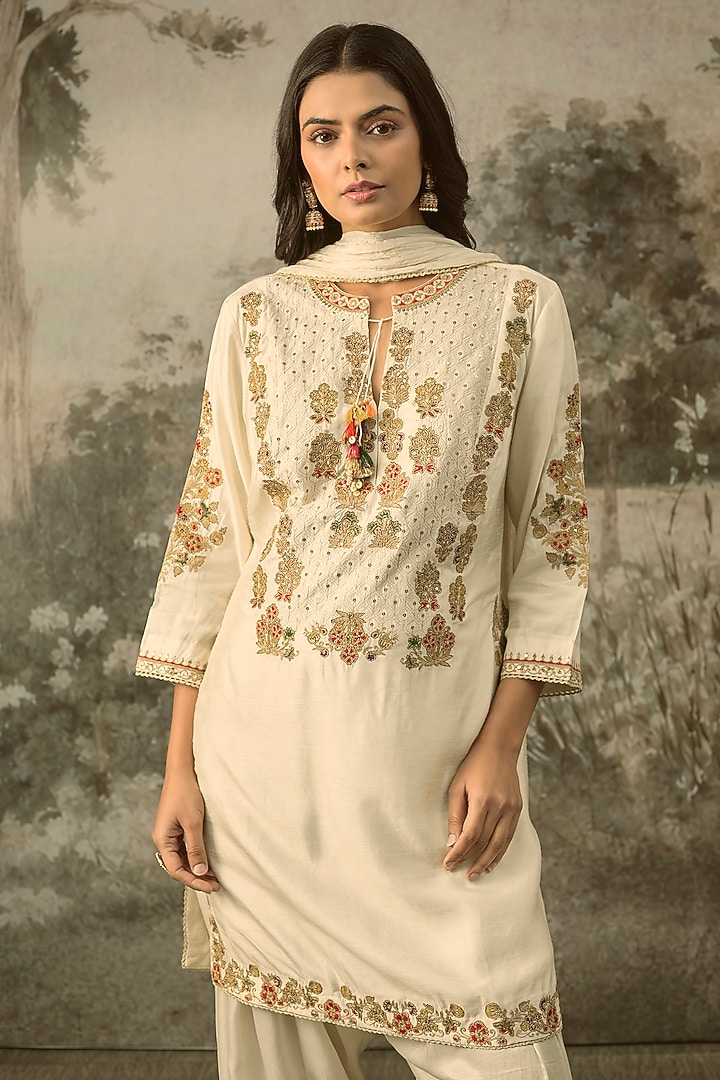 Ivory Vegan Slub Silk Resham Embroidered Kurta Set by SHRADDHA RAMBHIA at Pernia's Pop Up Shop