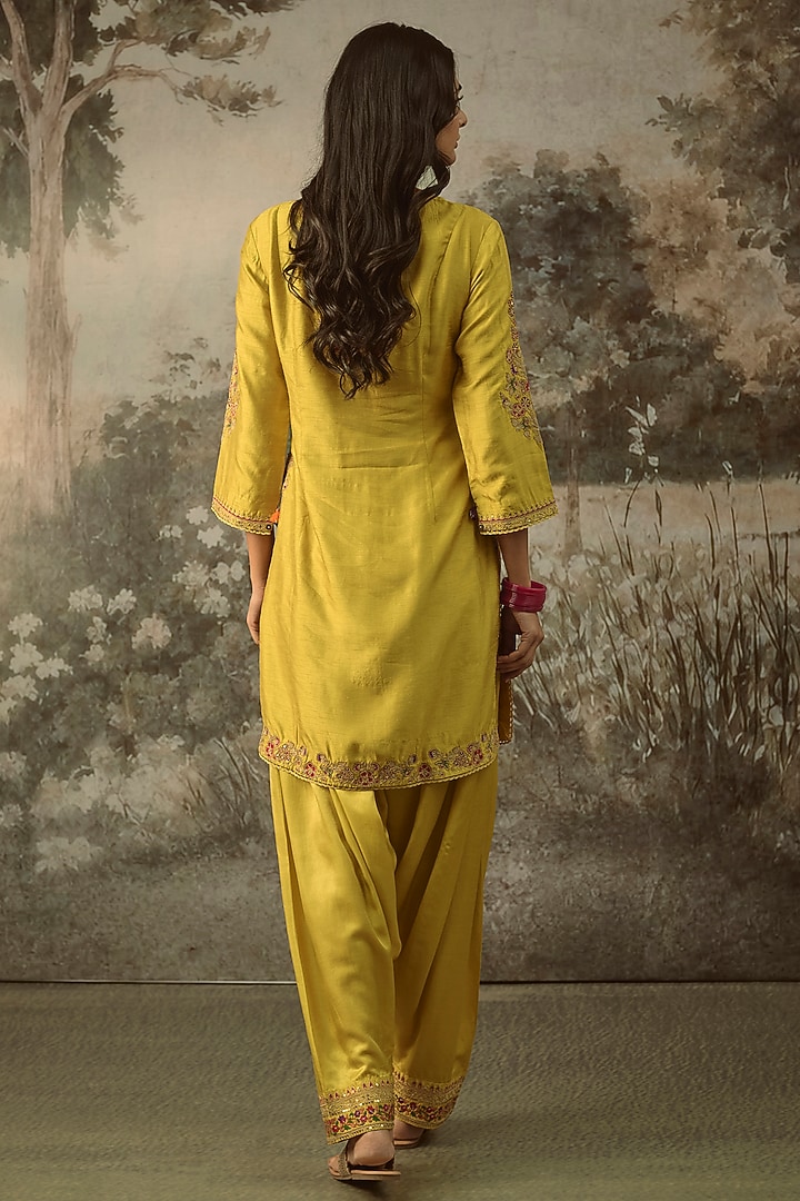 Mustard Vegan Slub Silk Resham Embroidered Kurta Set by SHRADDHA RAMBHIA at Pernia's Pop Up Shop