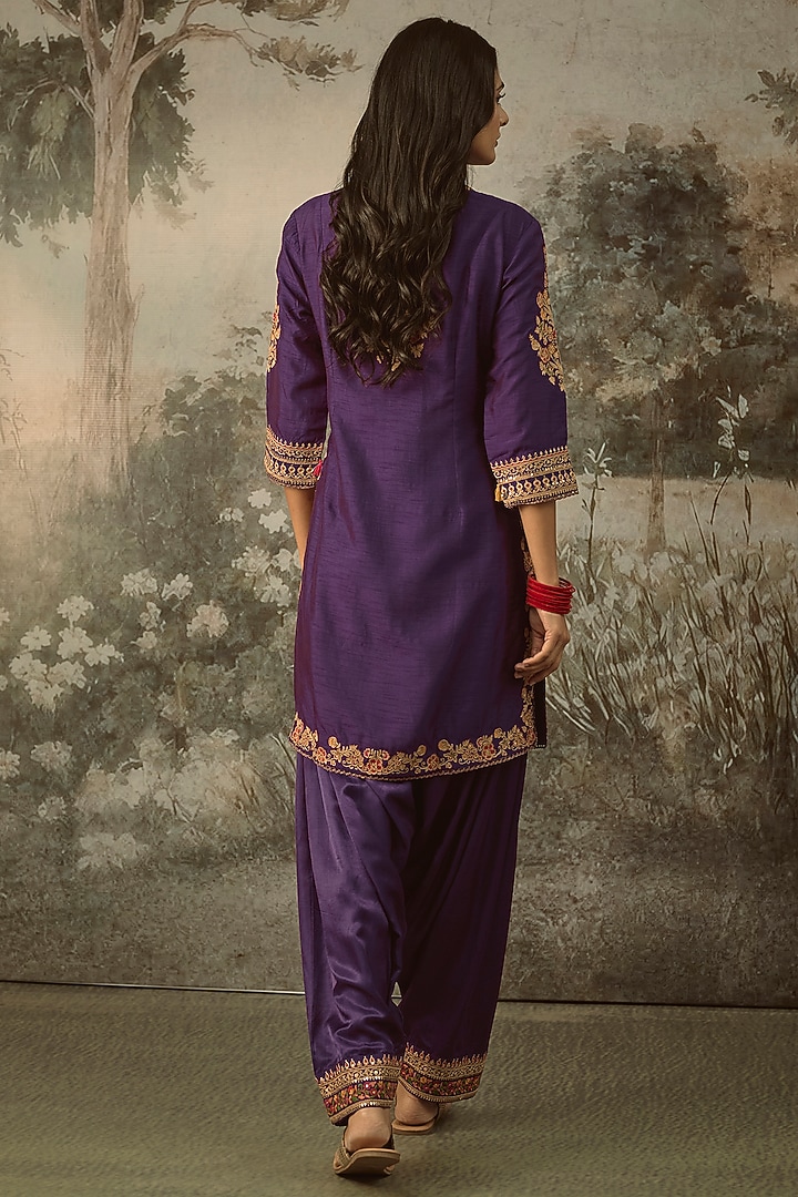 Purple Vegan Slub Silk Resham Embroidered Kurta Set by SHRADDHA RAMBHIA at Pernia's Pop Up Shop