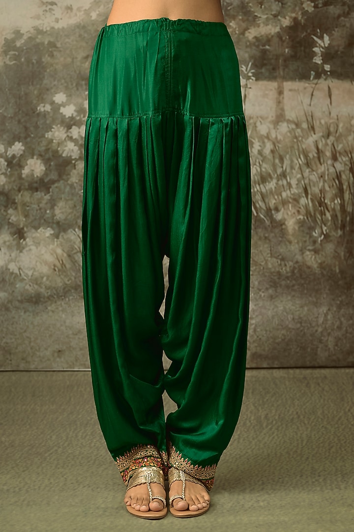 Green Vegan Slub Silk Resham Embroidered Kurta Set by SHRADDHA RAMBHIA at Pernia's Pop Up Shop