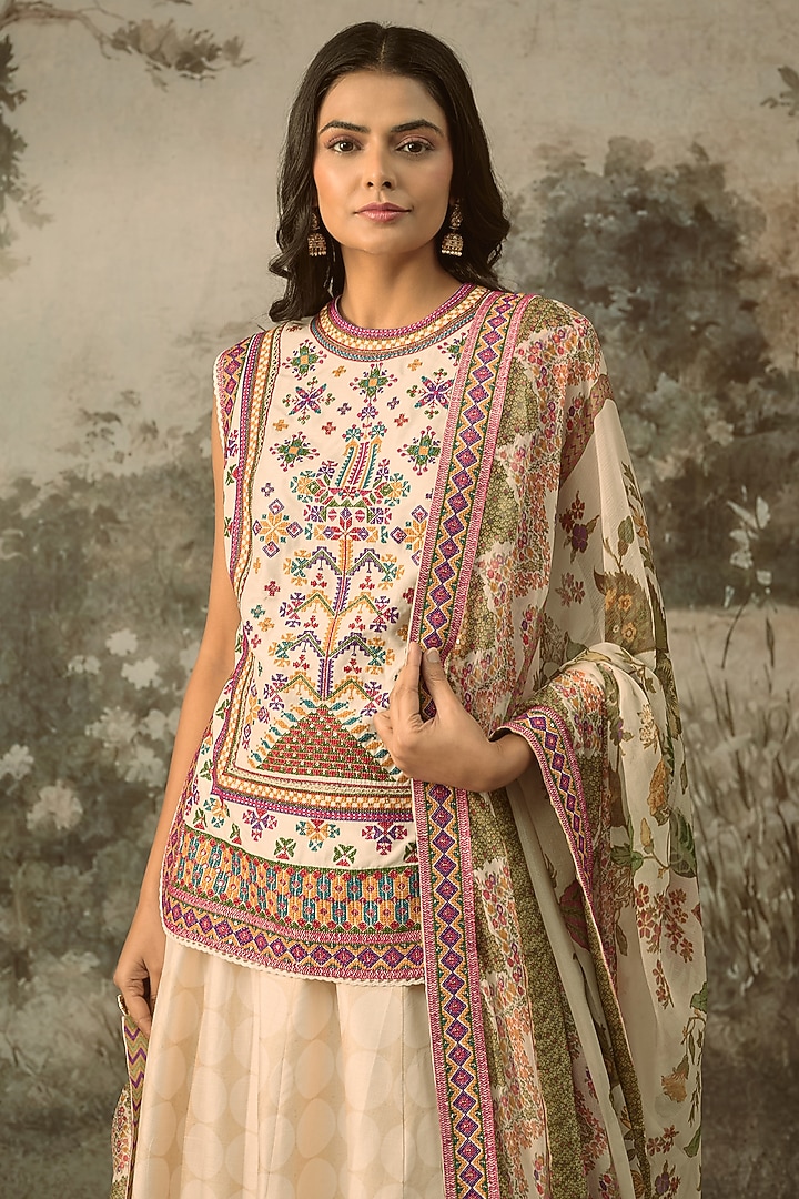 Ivory Vegan Slub Silk Embroidered Wedding Lehenga Set by SHRADDHA RAMBHIA at Pernia's Pop Up Shop