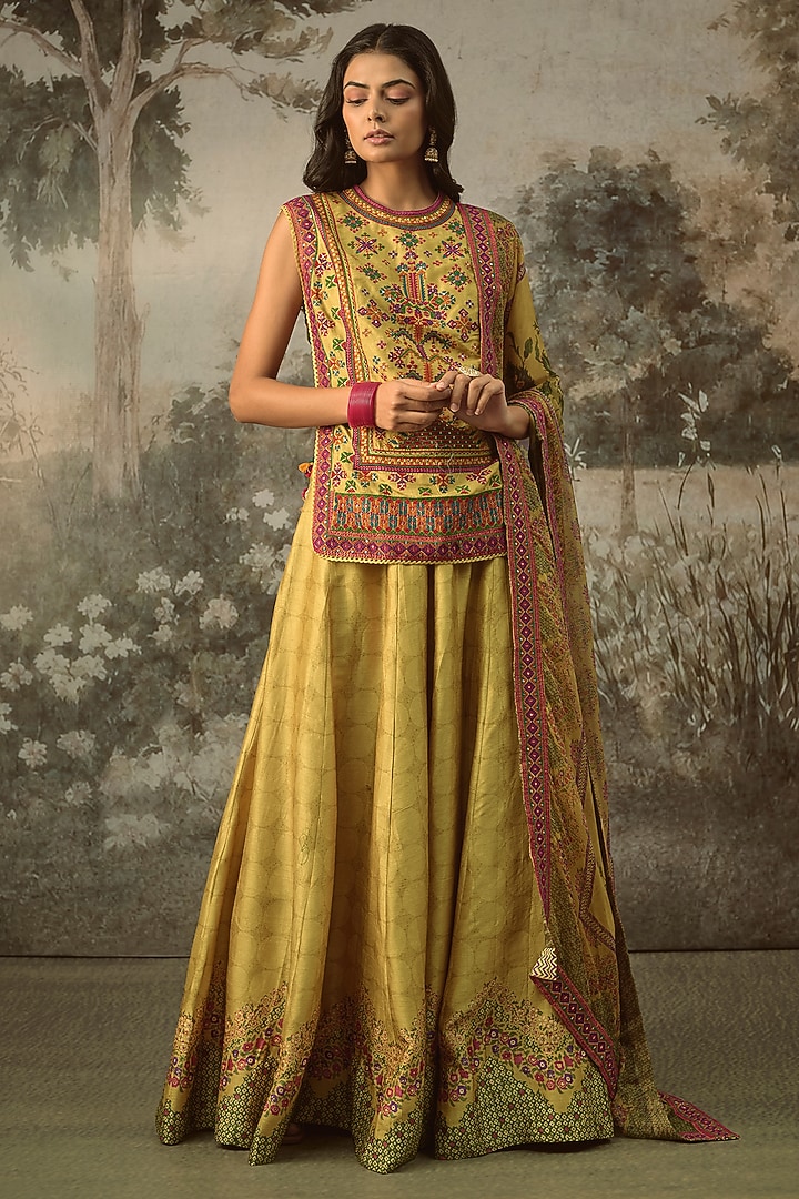 Mustard Vegan Slub Silk Embroidered Wedding Lehenga Set by SHRADDHA RAMBHIA at Pernia's Pop Up Shop