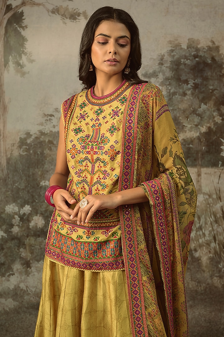 Mustard Vegan Slub Silk Embroidered Wedding Lehenga Set by SHRADDHA RAMBHIA at Pernia's Pop Up Shop