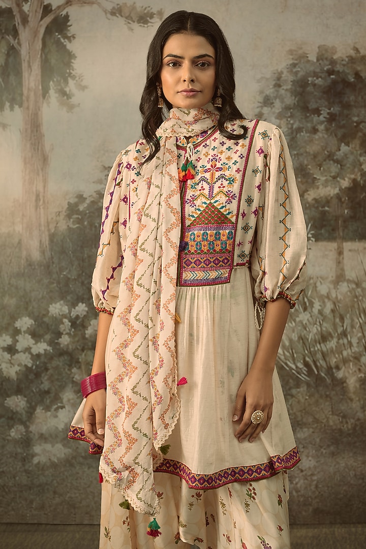Ivory Vegan Linen Silk Embroidered Kurta Set by SHRADDHA RAMBHIA at Pernia's Pop Up Shop
