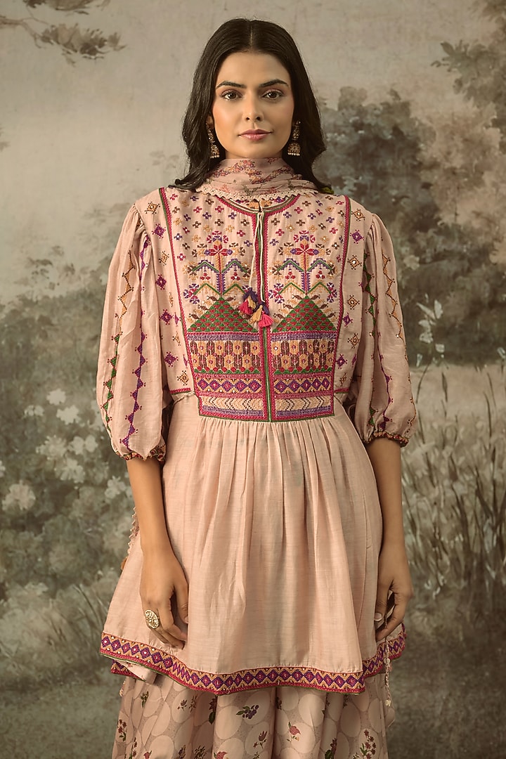 Dusty Pink Vegan Linen Silk Embroidered Kurta Set by SHRADDHA RAMBHIA at Pernia's Pop Up Shop