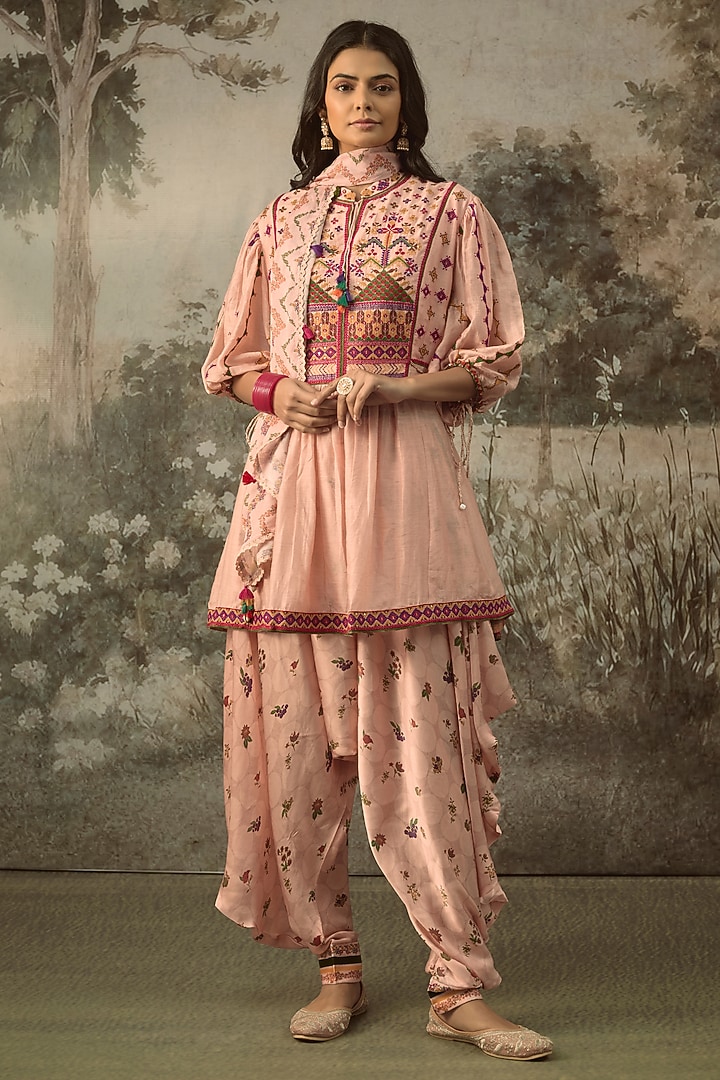 Pink Vegan Linen Silk Cross-Stitch Embroidered Tie-Up kurta Set by SHRADDHA RAMBHIA at Pernia's Pop Up Shop