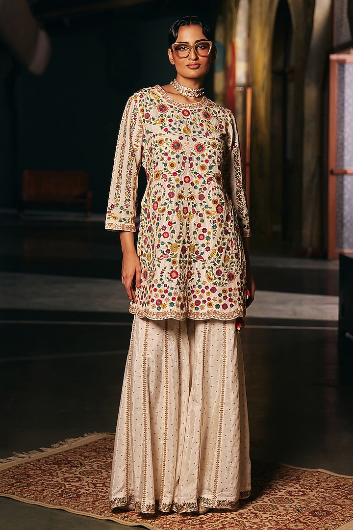 Ivory Vegan Slub Resham Embroidered Short Kurta Set by SHRADDHA RAMBHIA at Pernia's Pop Up Shop