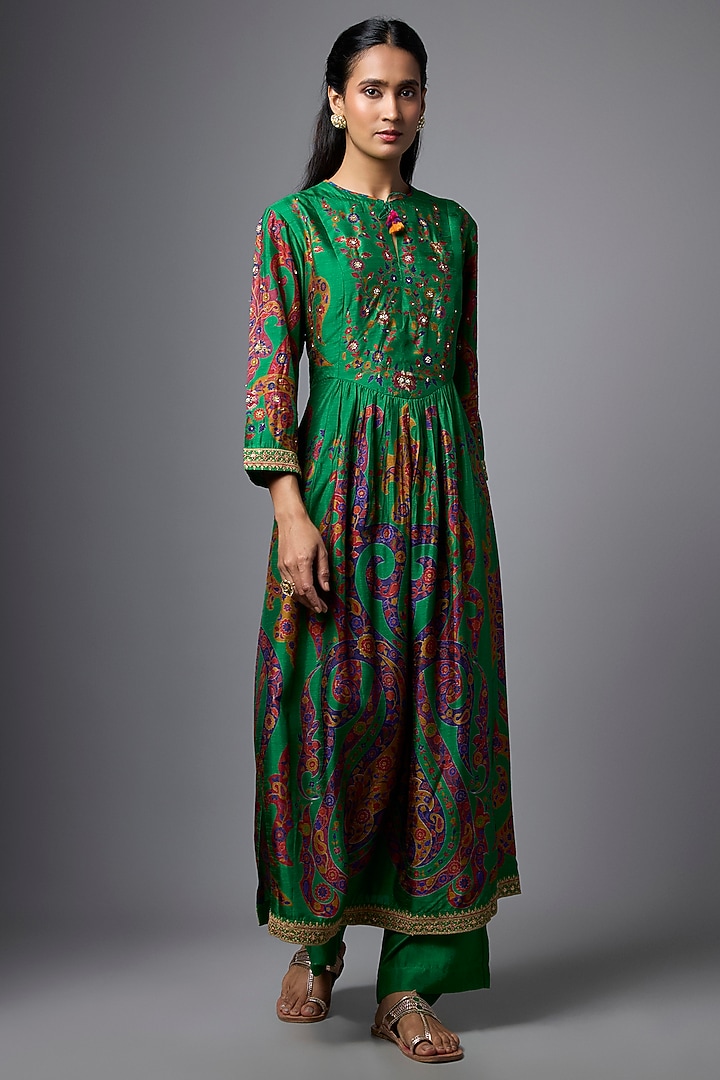 Green Vegan Slub Silk Hand Embroidered & Paisley Printed Kurta Set by SHRADDHA RAMBHIA at Pernia's Pop Up Shop