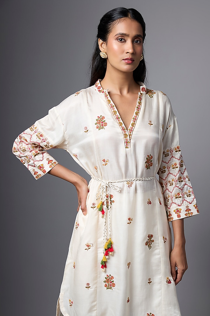 Ivory Vegan Gajji Silk Resham Embroidered Kurta Set by SHRADDHA RAMBHIA at Pernia's Pop Up Shop