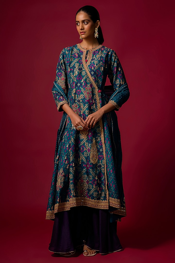 Teal Blue Slub Silk Printed & Embroidered Kurta Set by SHRADDHA RAMBHIA at Pernia's Pop Up Shop