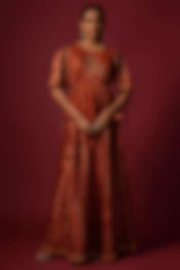 Red Vegan Gajji Silk Hand Embroidered & Printed Co-Ord Set by SHRADDHA RAMBHIA at Pernia's Pop Up Shop