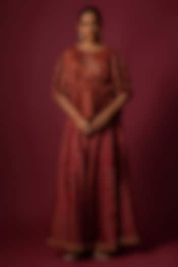 Red Vegan Gajji Silk Hand Embroidered & Printed Co-Ord Set by SHRADDHA RAMBHIA at Pernia's Pop Up Shop