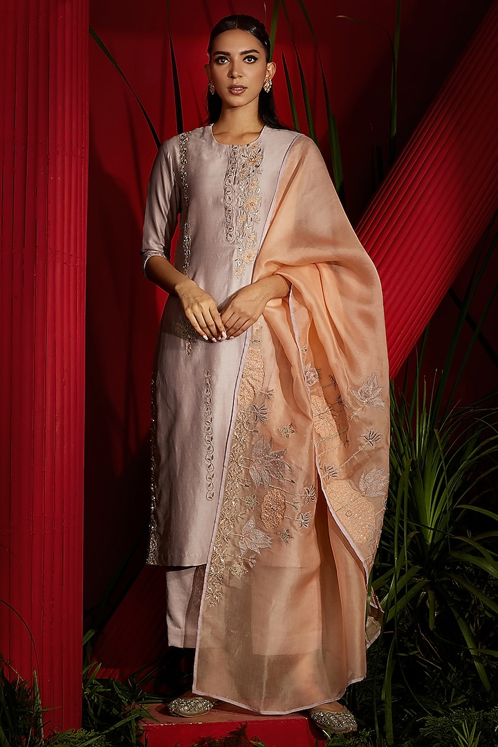 Mauve Silk Chanderi Embroidered Kurta Set by SHREEKA at Pernia's Pop Up Shop