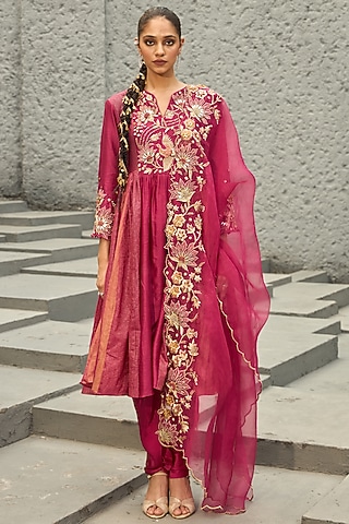 Magenta Chanderi 3D Floral Hand Embroidered Kurta Set by SHREEKA