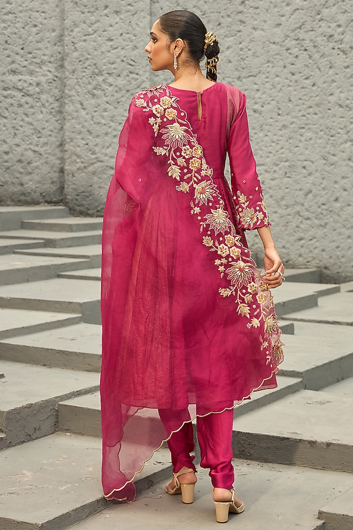 Magenta Chanderi 3D Floral Hand Embroidered Kurta Set by SHREEKA at Pernia's Pop Up Shop