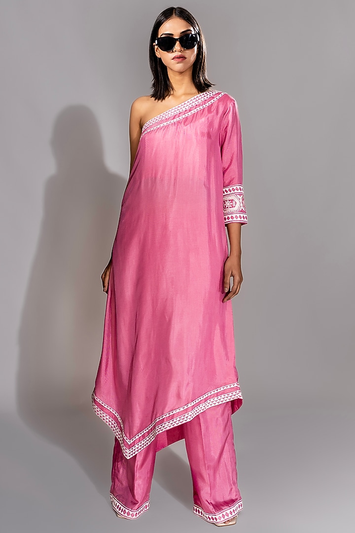 Pink Natural Silk Thread Embroidered Co-Ord Set by Shruti S at Pernia's Pop Up Shop