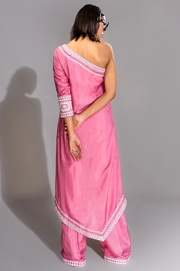 Pink Natural Silk Thread Embroidered Co-Ord Set by Shruti S at Pernia's Pop Up Shop