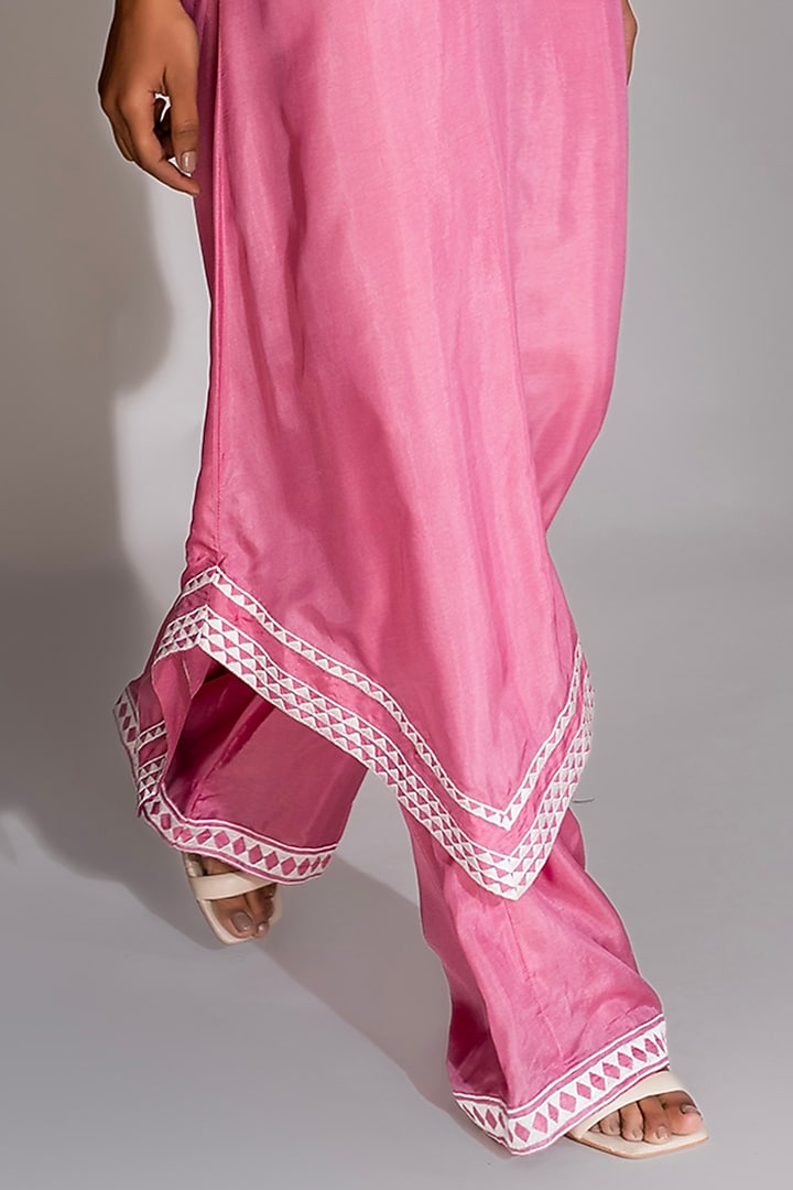 Pink Natural Silk Thread Embroidered Co-Ord Set by Shruti S at Pernia's Pop Up Shop